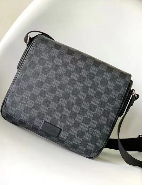 Louis Vuitton District PM Damier Graphite Messenger Bag – Black/Grey