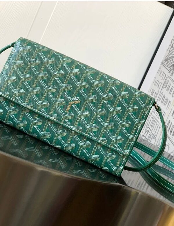 Goyard Green Wallet Bag – Elegant Luxury in Signature Monogram