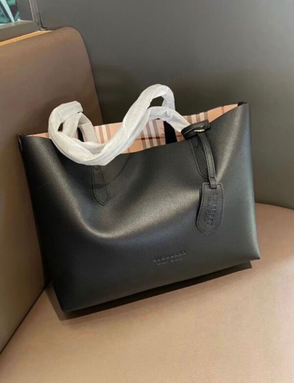 Burberry Reversible Leather Tote Bag – Tan Check-Lined Shopper Handbag