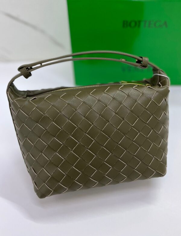 Bottega Veneta Intrecciato Mini Shoulder Bag – Woven Leather Crossbody