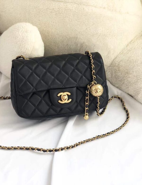 Chanel 20cm Mini Flap Bag – Classic Luxury in Black