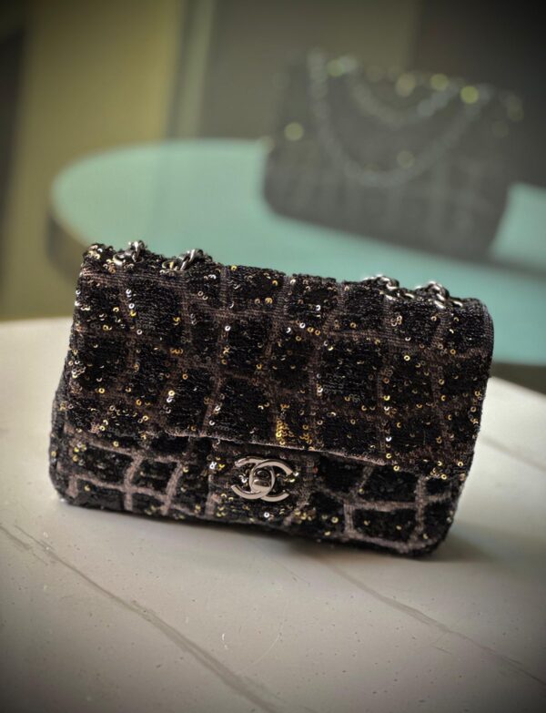 Chanel Sequin Tweed Flap Bag – Sparkling Glamour in Luxe Style